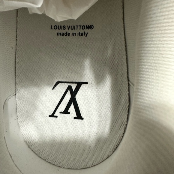 Louis Vuitton trainers - Picture 4 of 5